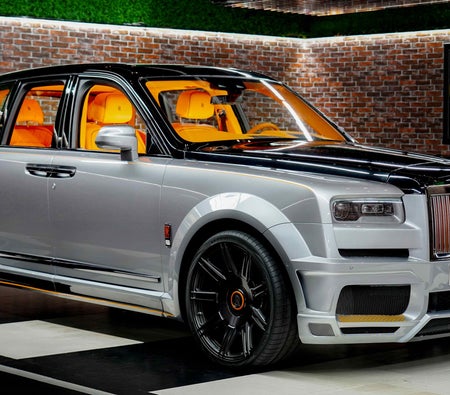 Rolls Royce Cullinan Black Badge 2022 for sale in Dubai